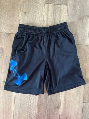 UA shorts size small EUC only